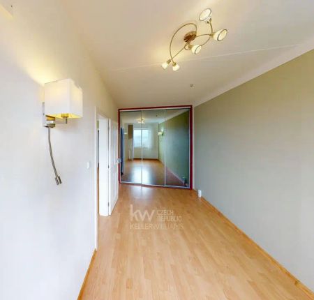 Pronájem světlého a útulného bytu 2+1 s lodžií a výhledem na západ v žádané lokalitě Praha 4 – Kamýk - Фото 3