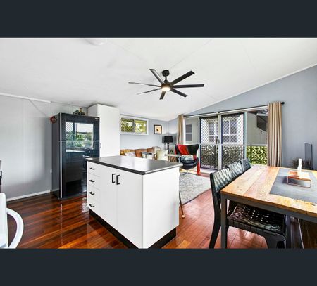 1B/404 Esplanade, Torquay, Qld 4655 - Photo 2