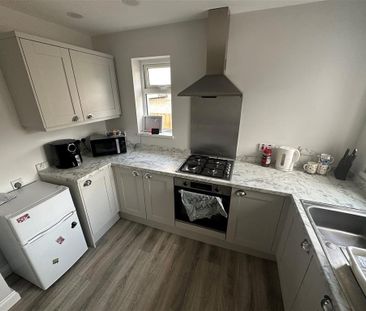 Park View, Llantrisant, PONTYCLUN - Photo 6