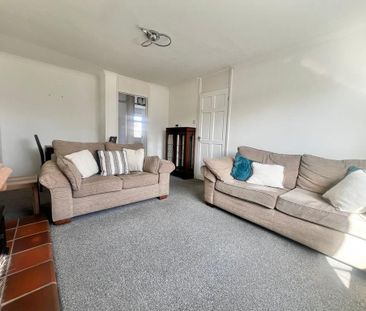 2 bedroom detached bungalow to rent - Photo 3