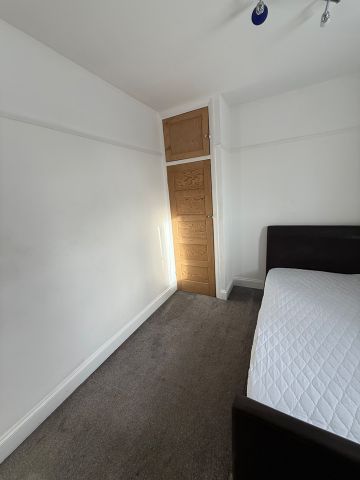 Room in a Shared House, Oldstead Road, BR1 - Photo 2