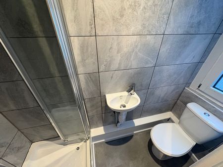 Rear Flat, Woodfield Street, Morriston, SA6 8BW - Photo 4