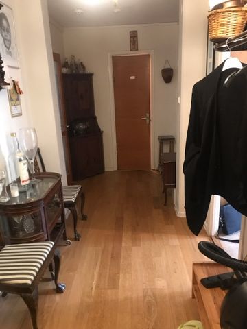 Farsta - 1rok - tillsv - 4.750kr/mån - Photo 5