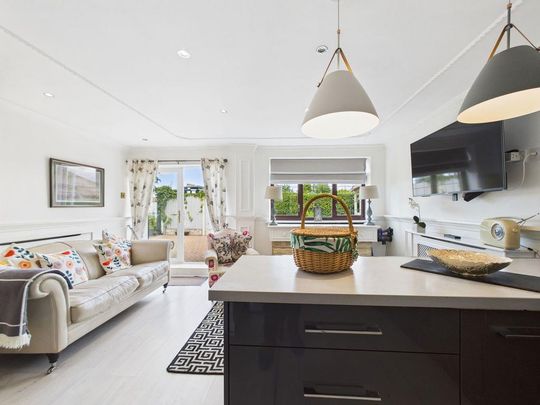 2 bedroom cottage to rent - Photo 1