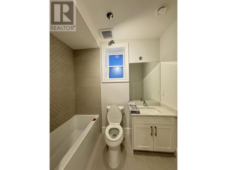 B 3808 W 17TH AVENUE, Vancouver, British Columbia - Photo 3