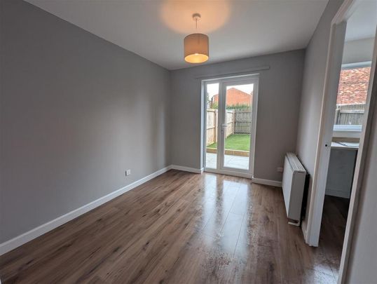 3 bedroom semi-detached house to rent - Photo 1