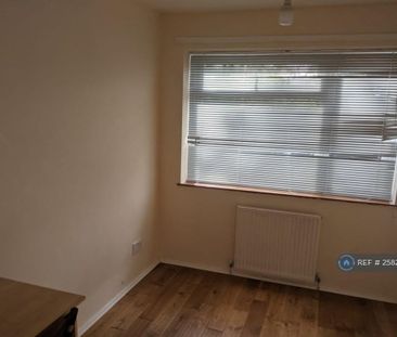 3 bedroom terraced house to rent - Photo 6