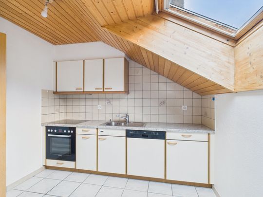 Spacieux 4.5 pièces appartement élégant proche écoles et transports, Val-de-Travers - Photo 1