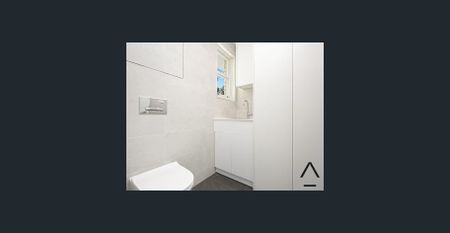 Top Floor Three Bedroom Apartment Moments From Bondi Beach - Photo 4