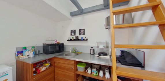 Location Appartement 1 pièce Meublé 20m² CHATELLERAULT 86100 - Photo 2