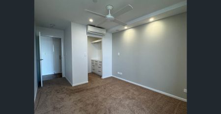 Modern 2-Bed plus 1 Study, 2-Bath Apartment in Prime Robina Location - Photo 4
