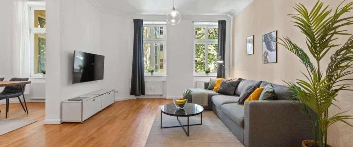 New modern apartment in the heart of Friedrichshain - Photo 1