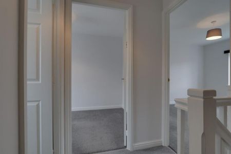 2 bedroom semi-detached house to rent - Photo 4