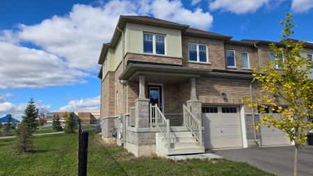 For Lease - 11 Armes Street, Hamilton, Ontario - Photo 3