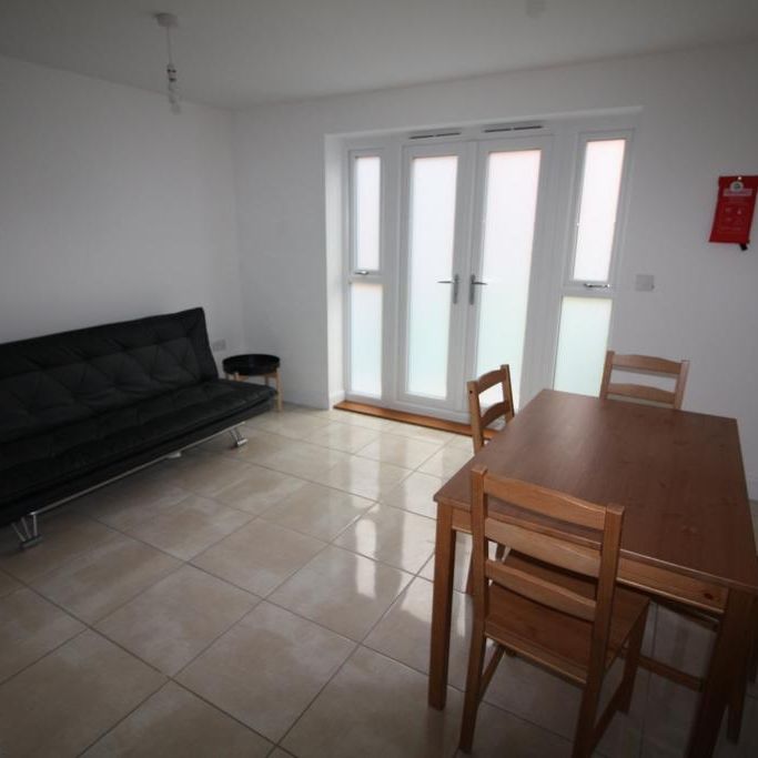 4 bedroom semi-detached house to rent - Photo 1