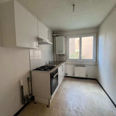 Location Appartement 2 pièces 44m² ROANNE 42300 - Photo 3