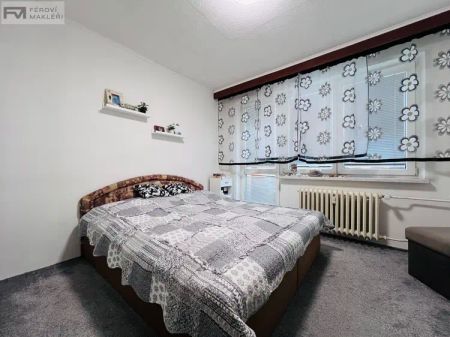 Pronájem velkoryse prostorného bytu 2+1 na Jičínské v Ostravě - Photo 3