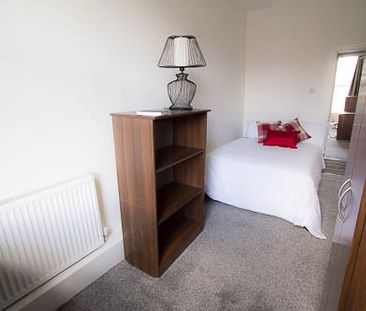 Flat 2, 14 KELSO ROAD Leeds - LS2 9PR - Photo 3