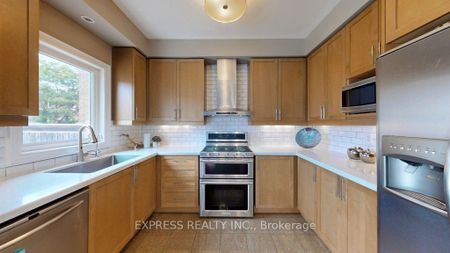 For Lease - 164 Mavrinac Boulevard, Aurora, Ontario - Photo 3