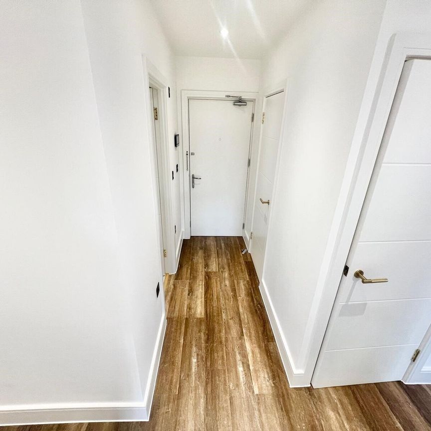 Overstone Road, Northampton - Photo 1