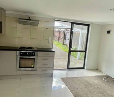 Charming 2-Bedroom Home in the Heart of Huapai - Photo 2