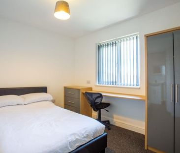 Flat 8, 2 White Ridge Court - Photo 3