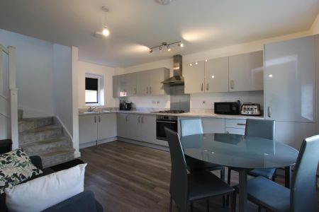 4 bedroom detached house to rent - Photo 5