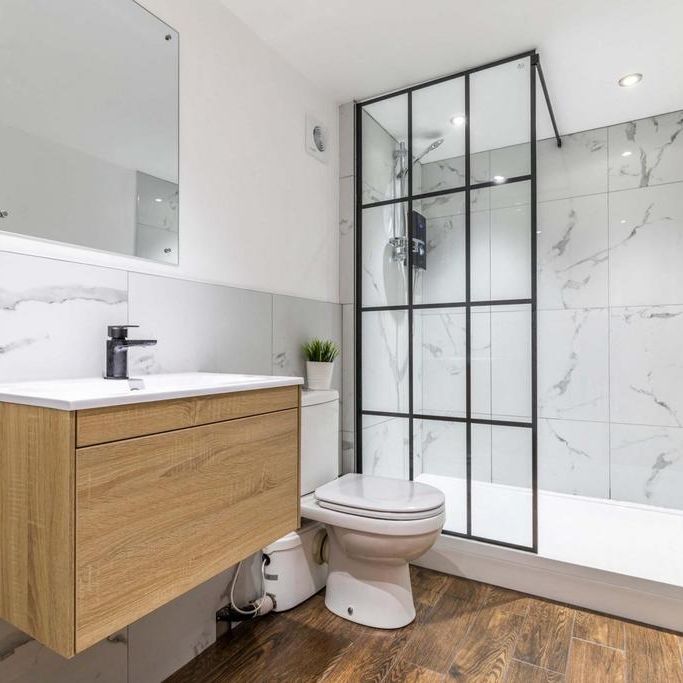 6 bedroom house to rent - Photo 1