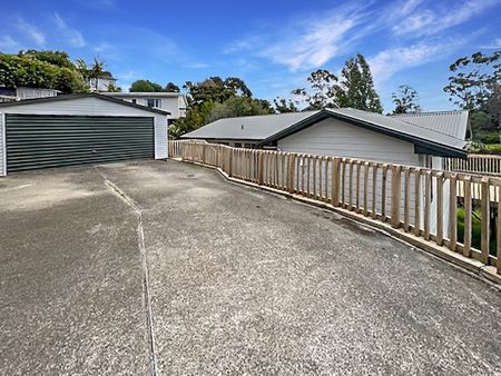 CENTRAL COAST-3 BEDROOMS- FABULOUS ARKLES BAY! - Photo 4