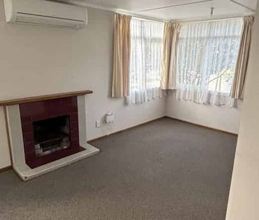 Spacious & Central Family Home - Photo 1