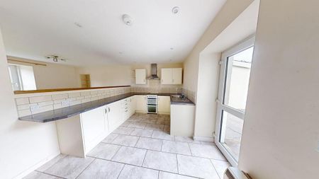 2 bedroom terraced house to rent - Photo 2