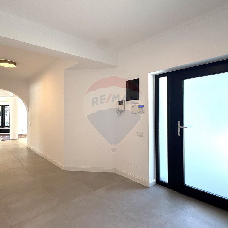 Vila individuala, 7 camere, 2 garaje, curte - Pipera, Cor... - Fotografie 1