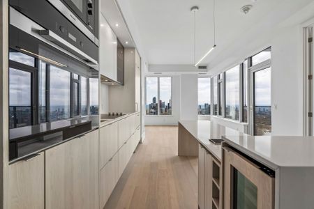 For Lease - 11 Yorkville Avenue Unit# 5709, Toronto, Ontario - Photo 4