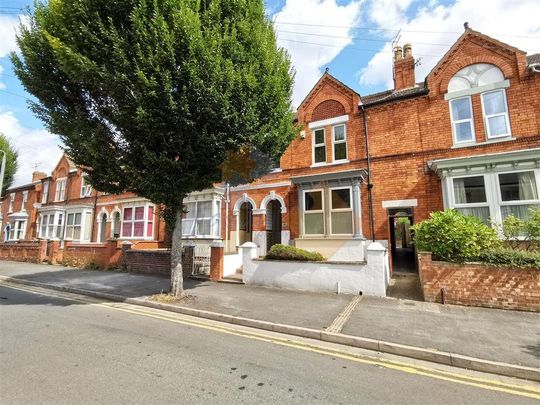 6 bedroom terraced house to rent - Photo 1