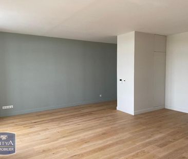 Location Appartement 2 pièces 53m² FONTENAY LE COMTE 85200 - Photo 3