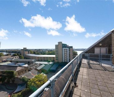 2 bedroom penthouse to rent - Photo 5