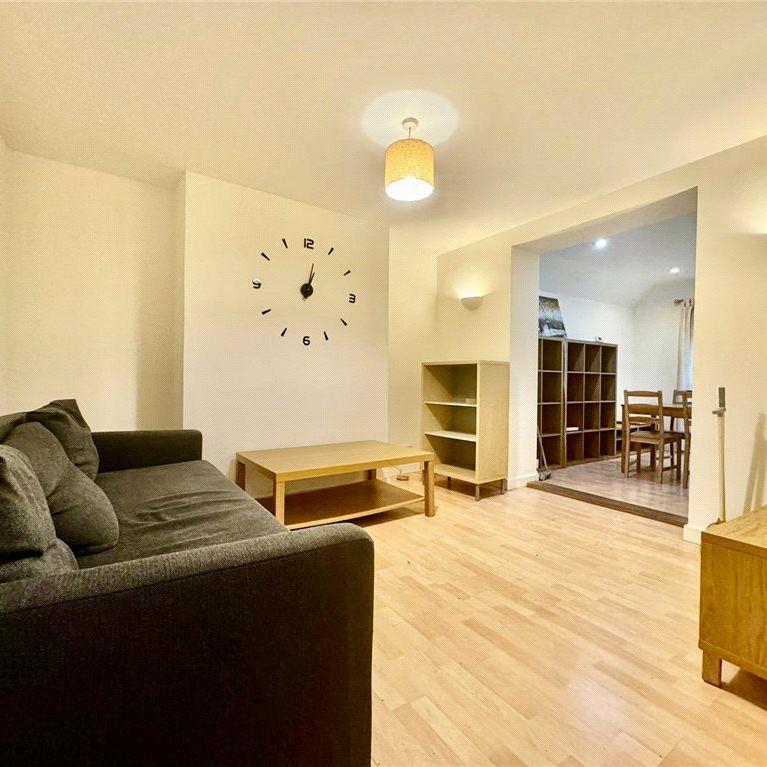 Minford Gardens, London, W14 0AP - Photo 1