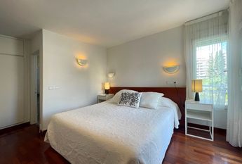 Zona Tenis, apto amueblado con terraza, 4 dormitorios, 3 baños, ascensor, parking. Palma.