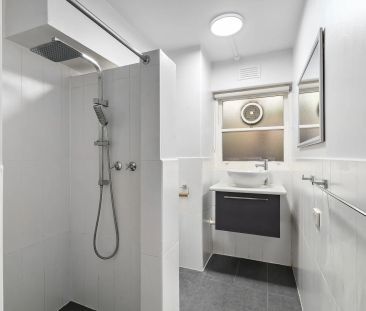 Stylish Living in the Heart of South Yarra - Photo 6