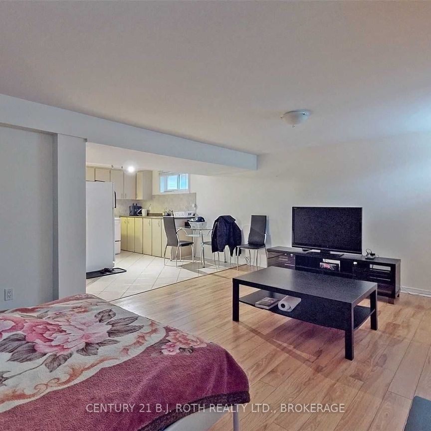 For Lease - 1658 Corkstone Glade, Mississauga, Ontario - Photo 1