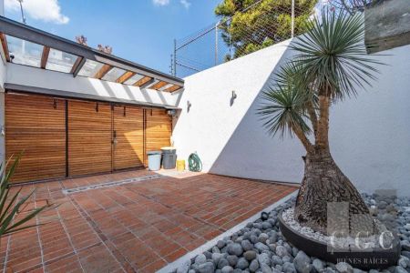 HERMOSA CASA CON UN PARQUE DIVINO A SOLO UNOS PASOS - Photo 3