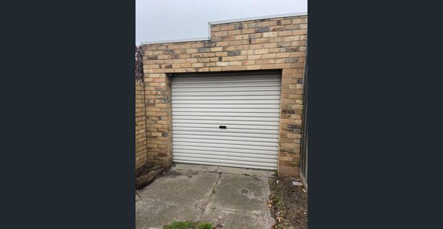 Freshly painted home, in McKinnon school zone - Photo 1