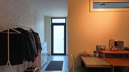 Gerenoveerde woning met zonnige tuin en zonnepanelen in Eeklo! - Photo 2