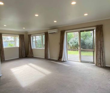 Carterton South - Photo 2