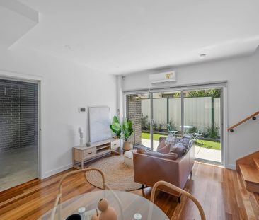 2/75 Kitchener Street, Broadmeadows VIC 3047 - Townhouse For Rent |... - Photo 2