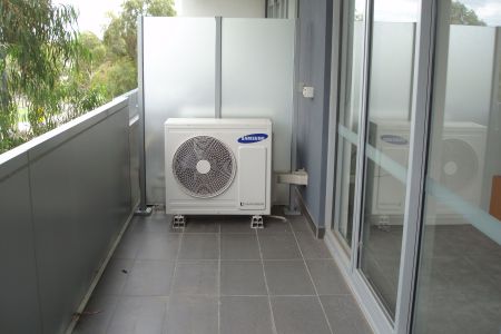 Premium location! Heart of the Uni Hill! Walking to RMIT! - Photo 4