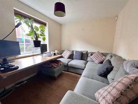 5 bedroom detached house to rent - Photo 2