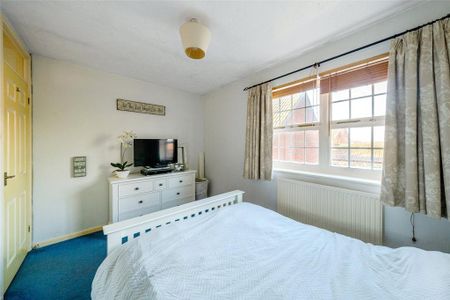 2 bedroom end of terrace house to rent - Photo 5