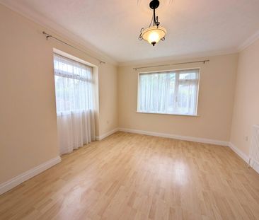 Ground floor maisonette to rent on - Photo 2