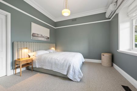 Renovated Family Home with High Quality Finishes - Photo 4